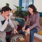 מתקשרת וקוראת בקלפי טארוט בפרדס חנה ואונליין - אביטל רוזן