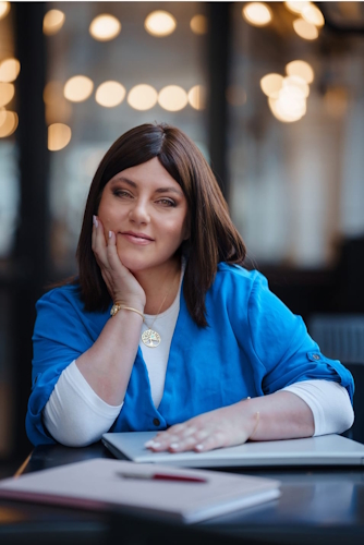 דפנה לחוביץ - מטפלת רגשיתCBT מומחית למערכות יחסים רעילות, חרם, בריונות בפתח תקווה ואונליין