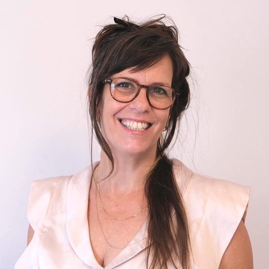 logo חגית בר - פסיכותרפיה וקונסטלציה משפחתית בבית דגן ואונליין