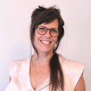 חגית בר - פסיכותרפיה וקונסטלציה משפחתית בבית דגן ואונליין