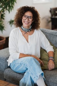 שרון בן אהרון – מאמנת רגשית ומטפלת בתטא הילינג בתל אביב שרון בן אהרון - מאמנת רגשית ומטפלת בתטא הילינג בתל אביב