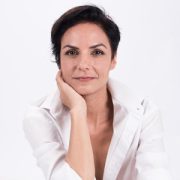 איבון אפרתי - מטפלת אנרגטית ומתקשרת במודיעין ואונליין