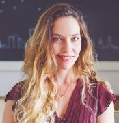 דנה ויינשטיין אורן - מאמנת אישית ויועצת זוגית ומינית בהוד השרון ואונליין